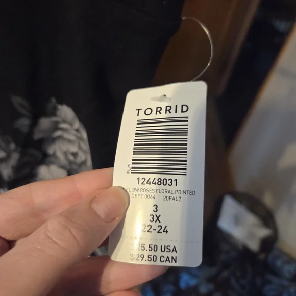 torrid Black Floral Print Leggings with White Rose Detail - Picture 3 of 7